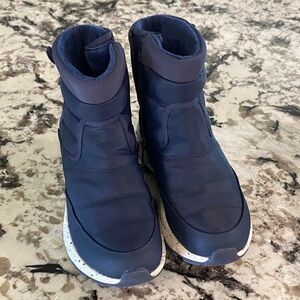 BareTraps Deep Blue Winter Boots